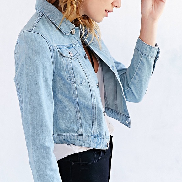 Urban Outfitters BDG Cropped Denim Trucker Jacket - Picture 3 of 12